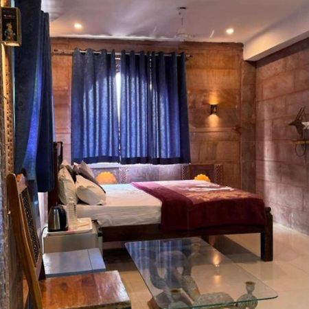 The Kutumb Villa - A Heritage Home Stay Джодпур Екстериор снимка