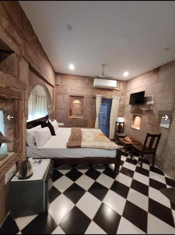 The Kutumb Villa - A Heritage Home Stay Джодпур Екстериор снимка