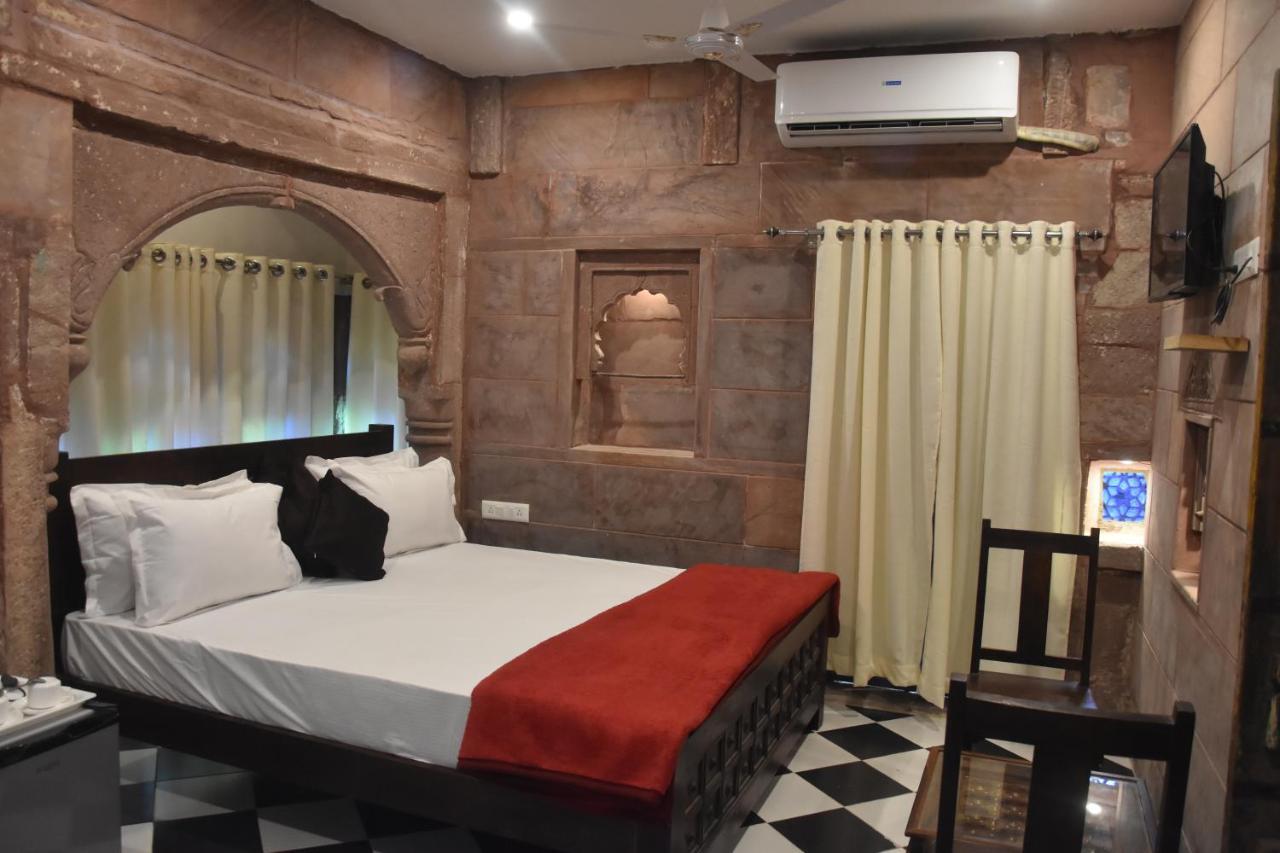 The Kutumb Villa - A Heritage Home Stay Джодпур Екстериор снимка