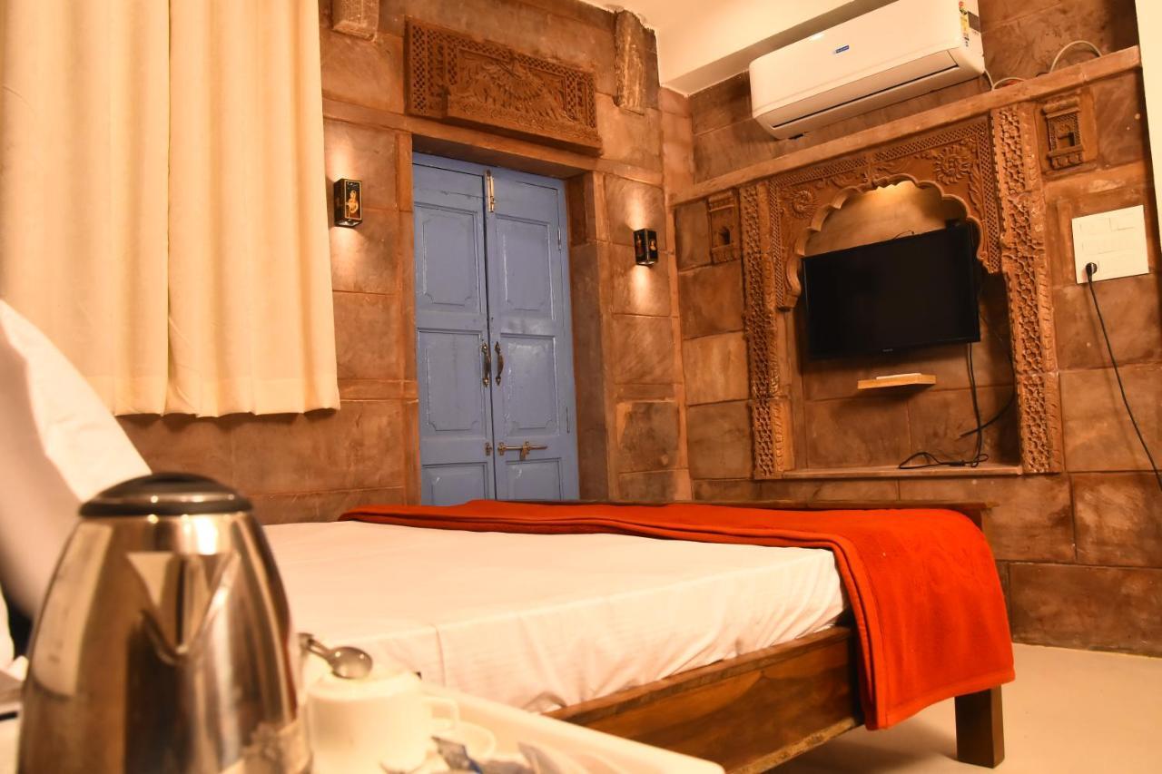 The Kutumb Villa - A Heritage Home Stay Джодпур Екстериор снимка