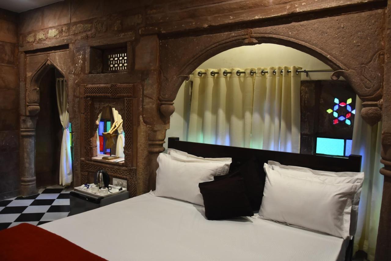 The Kutumb Villa - A Heritage Home Stay Джодпур Екстериор снимка